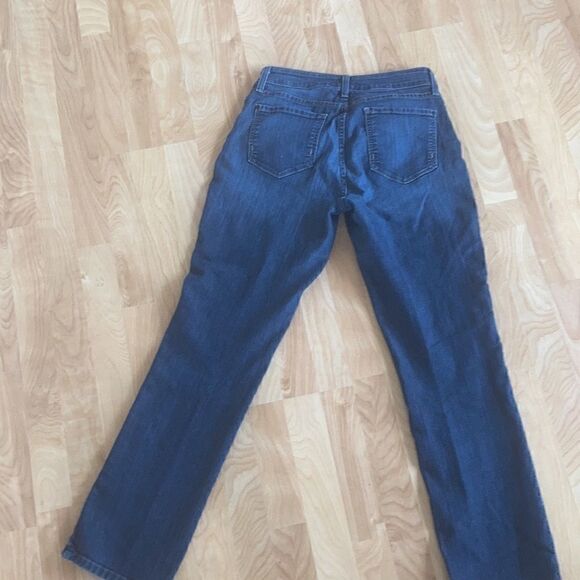 NYDJ denim lightweight dark wash straight leg jeans and capris size 6 - Picture 2 of 16